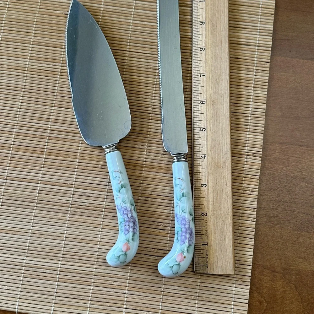 Vintage CAKE KNIFE SERVER SET Grape Vine Handle Sheffield England
